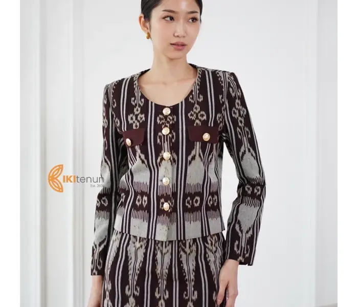 Mix & Match: Outfit Tenun untuk Acara Formal